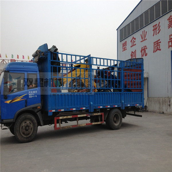 木材粉碎機(jī)設(shè)備發(fā)貨河北現(xiàn)場