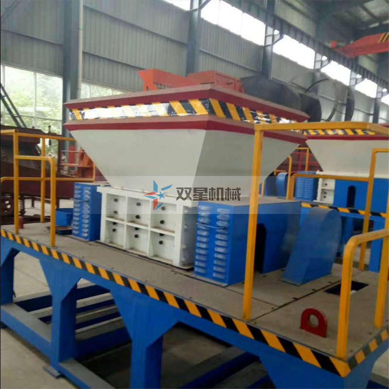 金屬破碎機(jī)生產(chǎn)現(xiàn)場