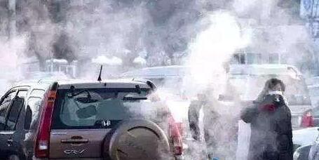 雙軸撕碎機設備加工廢舊汽車減少環(huán)境污染