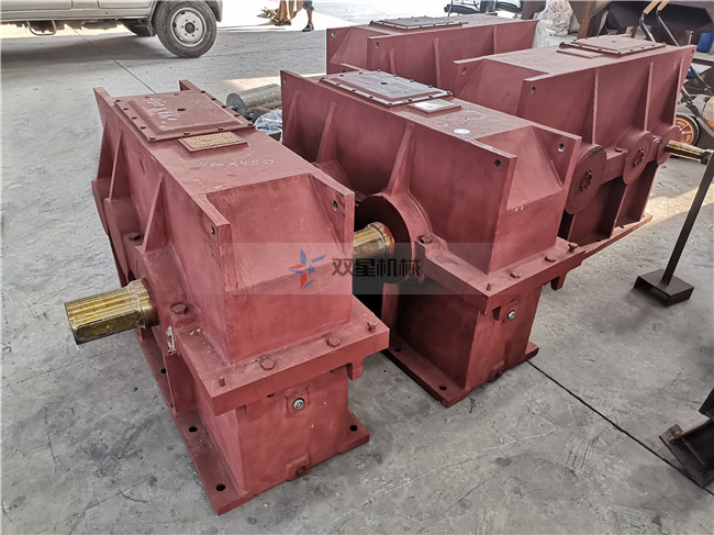 金屬撕碎機(jī)減速機(jī)采用什么類型，什么型號(hào)？