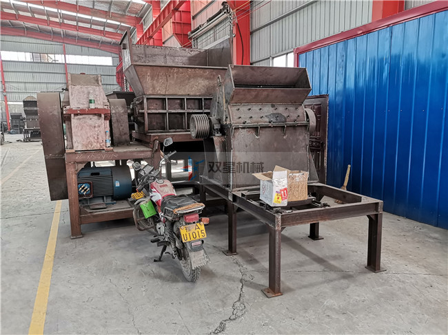 硬齒面減速機(jī)結(jié)構(gòu)金屬撕碎機(jī)實(shí)拍