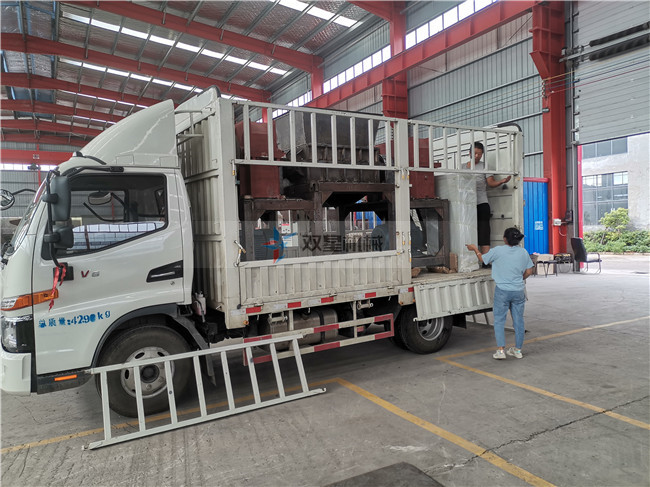 1000型<a href='http://www.yuguangyingye.cn/ssxl/10.html' target='_blank'><span>金屬撕碎機(jī)</span></a>發(fā)貨發(fā)往河北