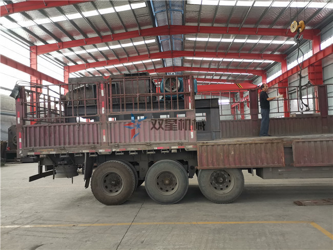 1600<a href='http://www.yuguangyingye.cn' target='_blank'><span>金屬破碎機</span></a>發(fā)貨