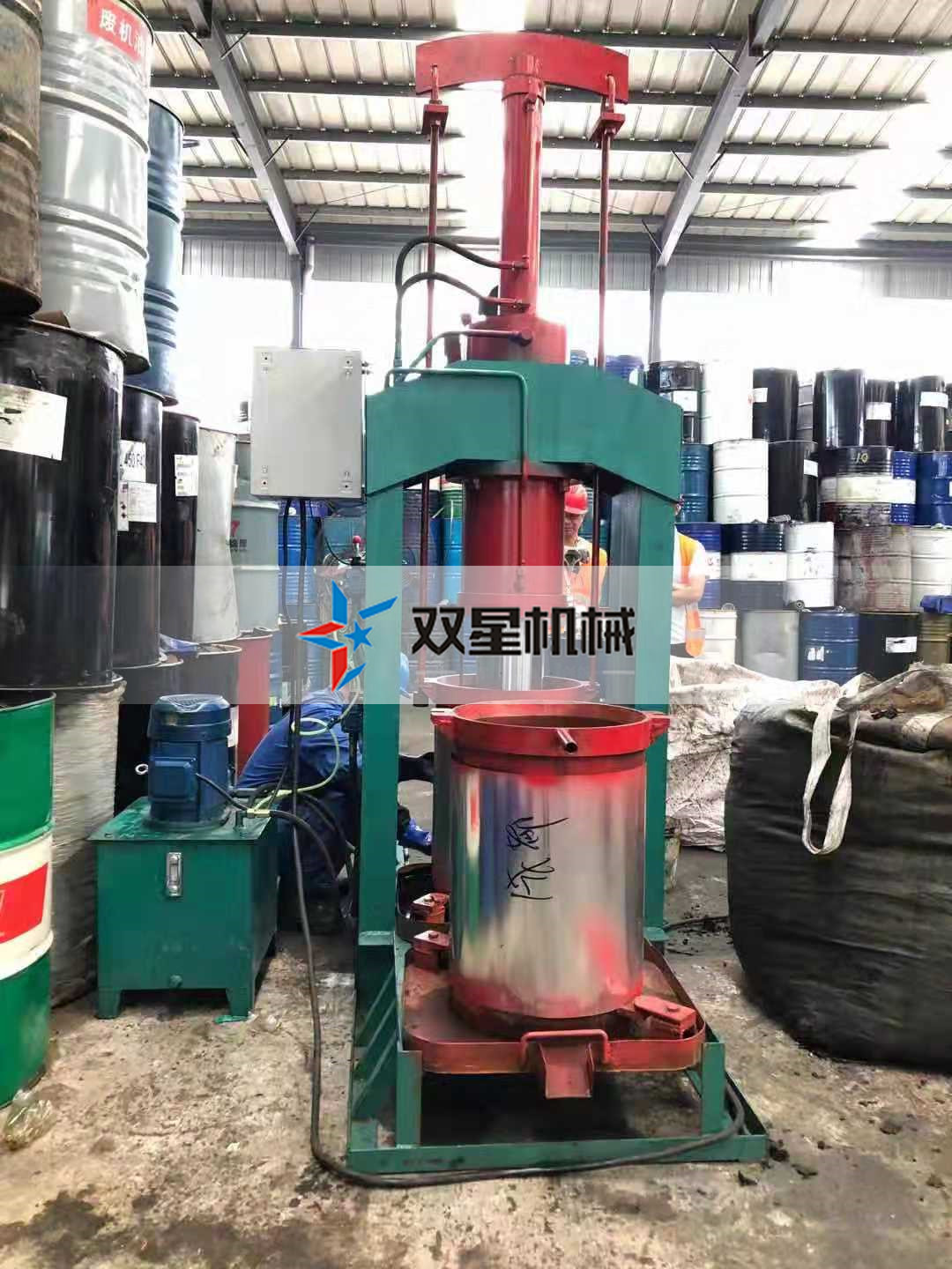 想知道機(jī)油濾芯壓油機(jī)多少錢(qián)一臺(tái)？