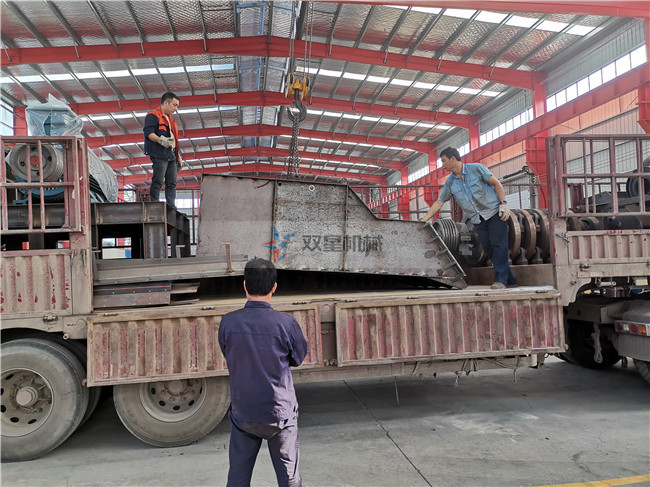 斷橋鋁破碎機(jī)發(fā)貨