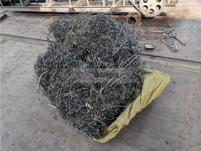 鐵屑粉碎機(jī)粉碎鐵屑、鐵銷效果展示