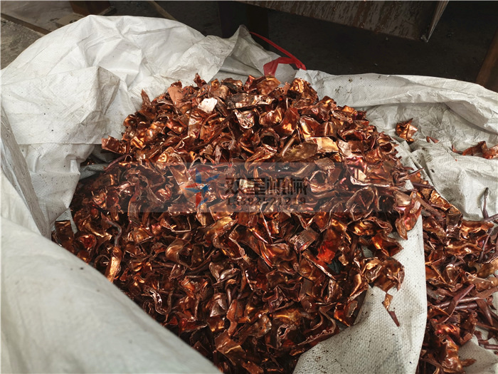 The shredding effect of scrap copper using a metal shredder