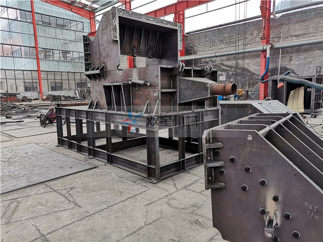 <a href='http://www.yuguangyingye.cn/psxl/1279.html' target='_blank'><span>廢鋁破碎機(jī)</span></a>生產(chǎn)現(xiàn)場