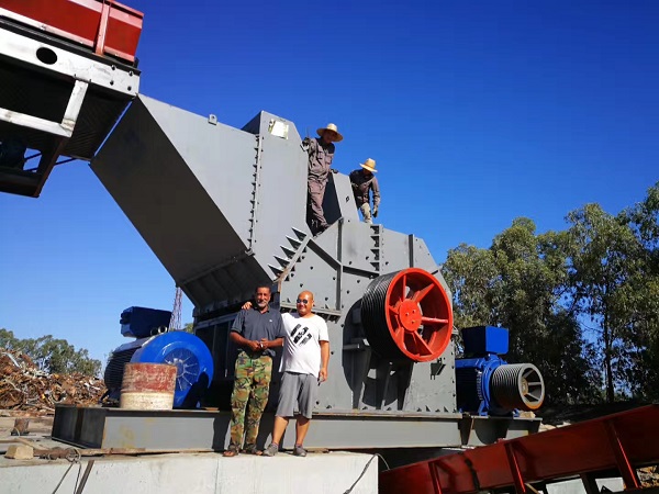 <a href='http://www.yuguangyingye.cn/psxl/4.html' target='_blank'><span>廢鋼破碎機</span></a>在生產(chǎn)中如何應(yīng)對產(chǎn)生的粉塵？