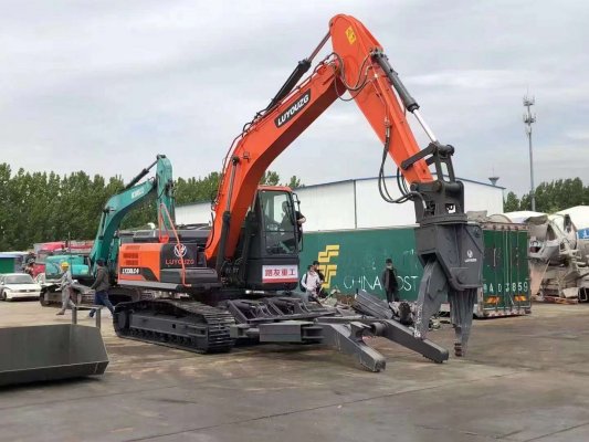 廢鋼破碎機(jī)具有獨(dú)特的優(yōu)勢(shì)，產(chǎn)品質(zhì)量和安全有保證