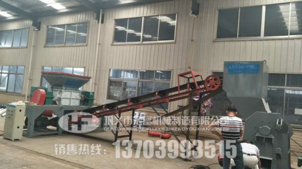 走進(jìn)現(xiàn)場(chǎng)！看10噸金屬撕碎機(jī)全套配置方案及預(yù)算