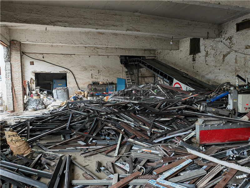 投資廢金屬破碎機(jī)生產(chǎn)線項(xiàng)目賺錢(qián)嗎