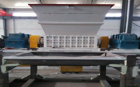 哪些因素決定著<a href='http://www.yuguangyingye.cn/ssxl/10.html' target='_blank'><span>金屬撕碎機(jī)</span></a>的價(jià)格