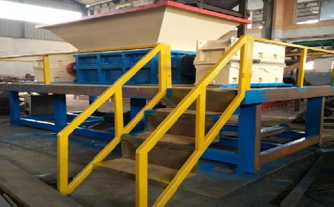 為什么建議你選擇<a href='http://www.yuguangyingye.cn/ssxl/10.html' target='_blank'><span>金屬撕碎機</span></a>