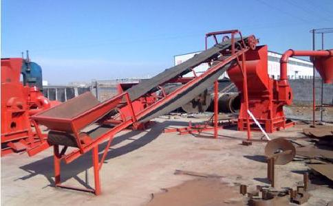 以下幾點在使用<a href='http://www.yuguangyingye.cn' target='_blank'><span>金屬破碎機</span></a>時應(yīng)著重注意